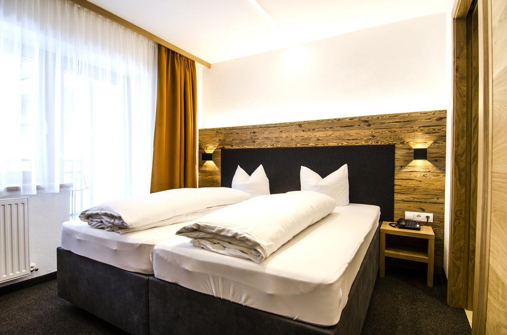 Hotel Garni Persutt Ischgl Ngoại thất bức ảnh