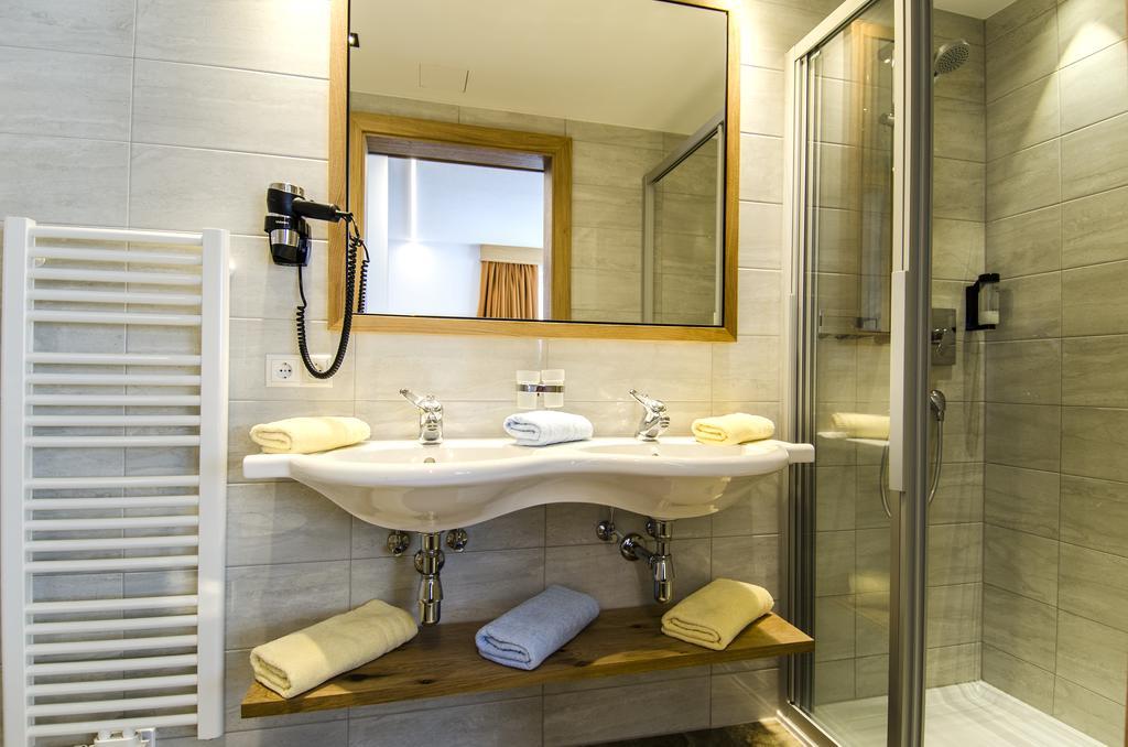 Hotel Garni Persutt Ischgl Ngoại thất bức ảnh