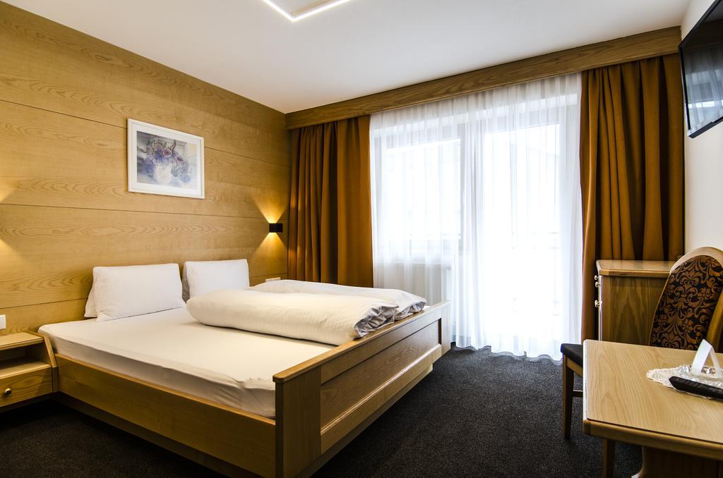 Hotel Garni Persutt Ischgl Ngoại thất bức ảnh