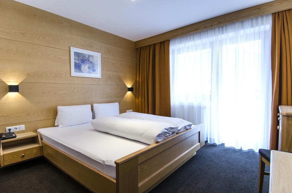 Hotel Garni Persutt Ischgl Ngoại thất bức ảnh